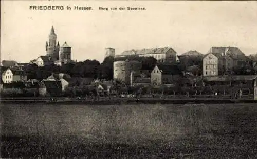 Ak Friedberg in Hessen, Friedberg, Burg von der Seewiese, historische Architektur, ländliche L...
