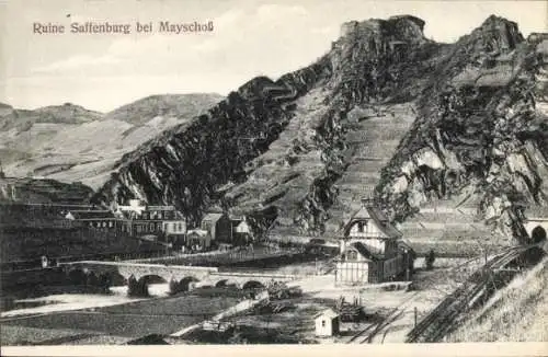 Künstler Ak Mayschoß, Ruine Saffenburg, Brücke, Landschaft, Feld