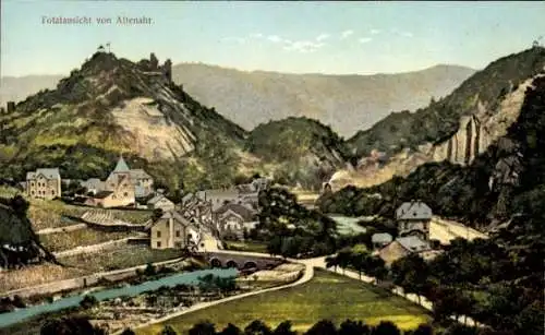 Ak Altenahr im Ahrtal, Gesamtansicht der Stadt Altenahr mit Bergen und Fluss, farbig, historis...