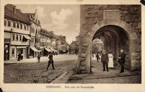 Ak Nordhausen in Thüringen, Blick in die Rautenstraße, Geschäfte, Passanten, Tordurchgang