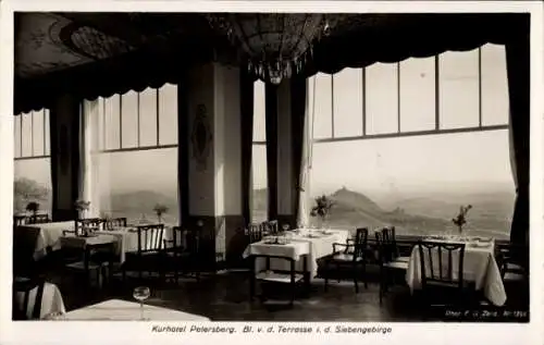 Ak Königswinter am Rhein, Kurhotel Petersberg, Terrasse, Siebengebirge, schöner Ausblick