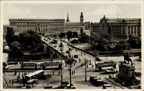 Ak Stockholm Schweden, Königliches Schloss und Parlamentsgebäude, Straßenansicht, historische ...