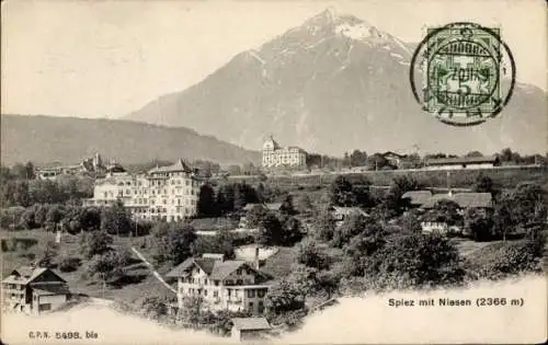 Ak Spiez am Thuner See Kanton Bern, Berg Niesen (2366 m), Gebäude, Bäume, Landschaft