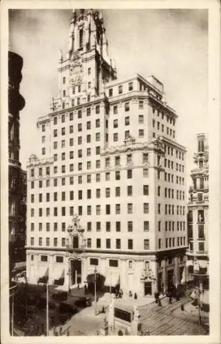 Ak Madrid Spanien, Hochhaus, Telefonkompanie, Gebäude, Verkehr, Menschen