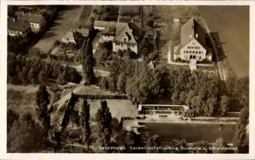 Ak Gerolzhofen in Unterfranken, Fliegeraufnahme, Landwirtschaftsschule, Turnhalle, Schwimmbad
