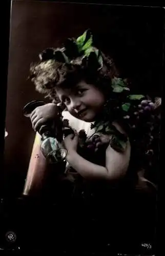 Ak Kind, Portrait mit Weinglas, Weinreben, NPG 429/3