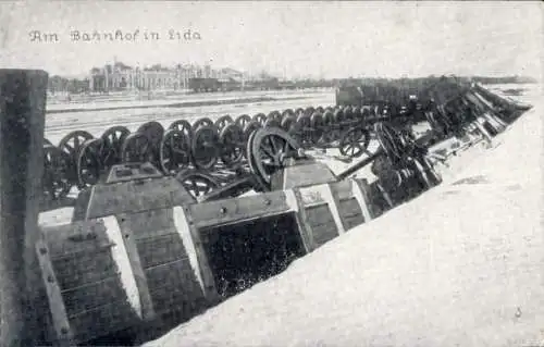 Ak Lida Weißrussland, Geschütze am Bahnhof