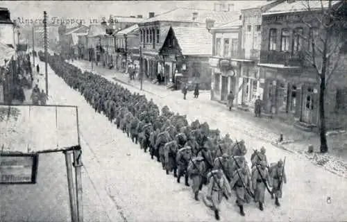 AK Deutsche Soldaten beim Marschieren, Kriegsschauplatz, I. WK