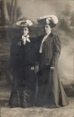 Foto Ak Zwei Frauen, Portrait