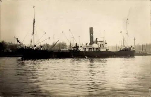 Foto Ak Hafenpartie, Schiff, Frachtschiff