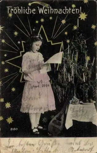 Ak Frohe Weihnachten, Tannenbaum, singendes Mädchen