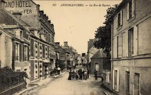 Ak Arromanches Calvados, La Rue de Bayeux