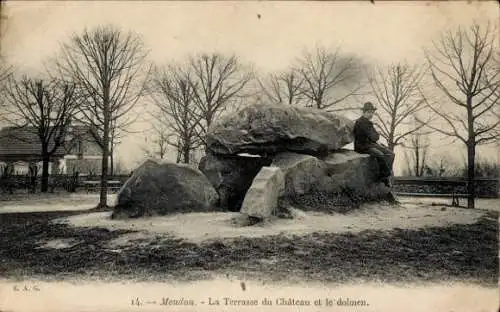 Ak Meudon Clamart Hauts de Seine, La Terrasse du Château et le dolmen