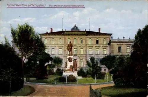 Ak Kaiserslautern in Rheinland Pfalz, Blick auf das frühere Bezirkskommando, Denkmal