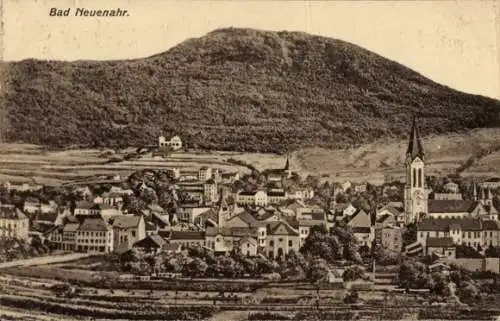 Ak Bad Neuenahr Ahrweiler Rheinland Pfalz, Landschaftsaufnahme, Kirche, Häuser, Berge, histori...