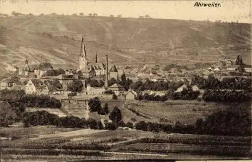 Ak Ahrweiler an der Ahr, Ansicht von  Berge, Kirche, Fluss, Wohnhäuser