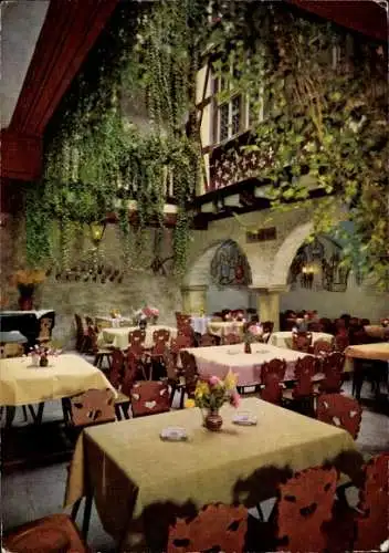 Ak Rothenburg ob der Tauber Mittelfranken, Innenansicht eines Restaurants, Tische mit Blumen, ...