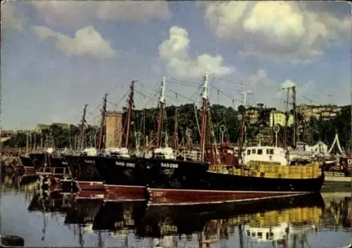 Ak Sassnitz auf Rügen, Hafenpartie