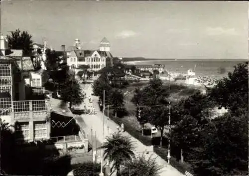 Ak Seebad Binz auf Rügen, Seaside view, Villa, Spaziergänger, Strand, Bäume
