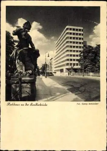 Ak Berlin Tiergarten, Hochhaus an der Bendlerbrücke, Plastik
