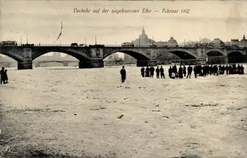 Ak Dresden in Sachsen, Verkehr auf der zugefrorenen Elbe, Februar 1912