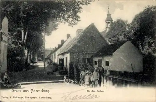 Ak Ahrensburg in Holstein, an den Buden
