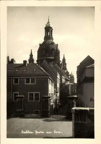 Foto Ak Dresden Altstadt, Blick auf den Dom,  Architektur, Stadtansicht