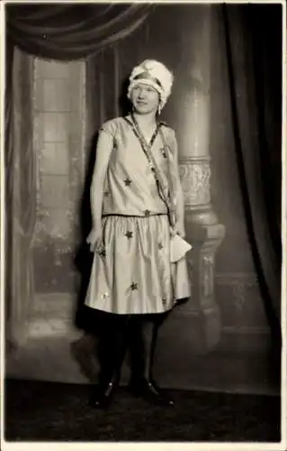 Foto Ak Frau in Kostüm, Portrait