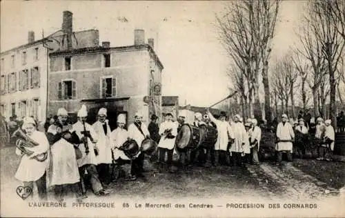 Ak Malerische Auvergne, Aschermittwoch, Prozession der Narren