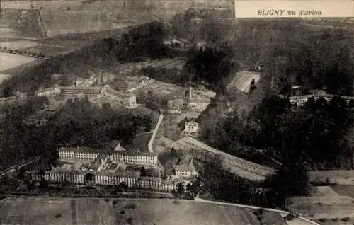Ak Bligny Essonne, Bligny aus der Vogelperspektive