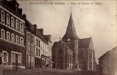 CPA Beaumont en Auge Calvados, Place du Crochet, Eglise