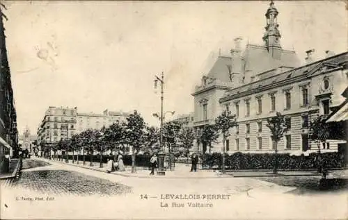 Ak Levallois Perret Hauts de Seine, La Rue Voltaire