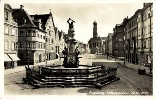 Ak Augsburg in Schwaben, Herkulesbrunnen, St. Ulrich, historische Architektur, leere Straße