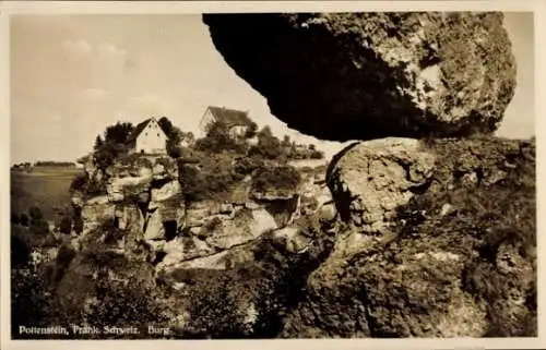 Ak Pottenstein in Oberfranken, Burg auf einer Klippe, Felsen, Bäume, Gebäude