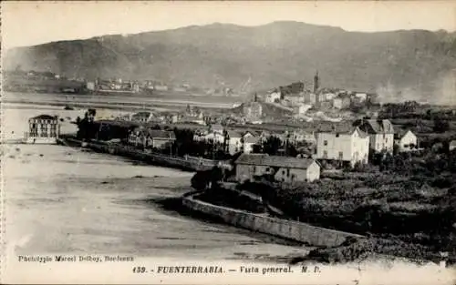 Ak Hondarribia Fuenterrabia Baskenland, Stadtansicht, Flüssigkeit, Gebäude, Berglandschaft, Ph...