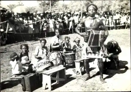 Ak Fianarantsoa Madagaskar, Traditionelle Musik- und Tanzaufführung, Einheimische Instrumente,...