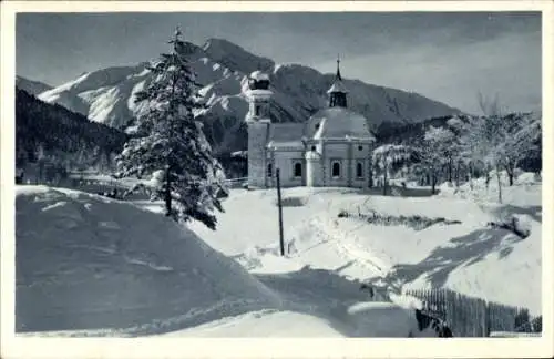 Ak Seefeld in Tirol, Seekirchlein gegen Hocheder, Winteransicht