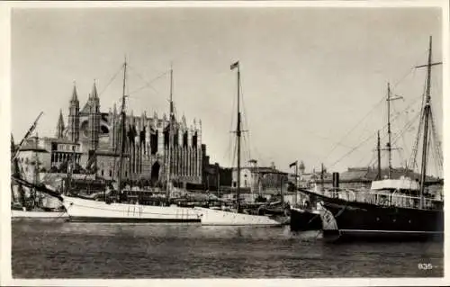 Ak Palma de Mallorca Balearische Inseln, Blick auf Hafen, Kathedrale, Schiffe