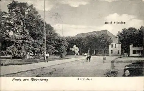 Ak Ahrensburg in Holstein, Marktplatz, Hotel Spiering