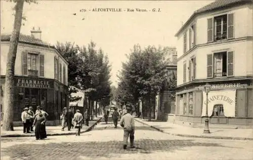 Ak Alfortville Val de Marne,  Rue Véron, Pharmazie, alte Gebäude, Straßenansicht