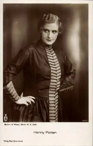Ak Schauspielerin Henny Porten, Portrait, Ross