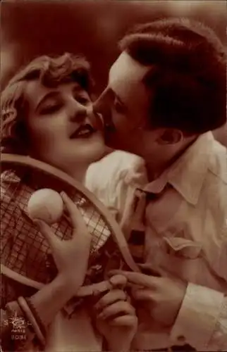 Ak Liebespaar, Kuss, Tennisschläger