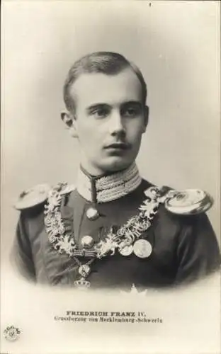 Ak Friedrich Franz IV, Großherzog von Mecklenburg-Schwerin, Portrait in Uniform