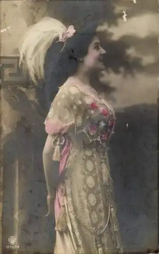 Ak Frau mit Hut, Portrait, Seitenansicht