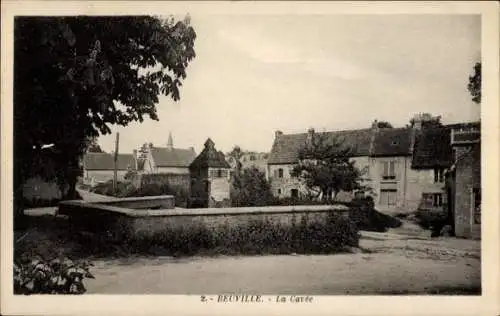 Ak Beuville Calvados, Schwarz-weiß Foto einer Straße mit Häusern, Bäumen und einem Brunnen.