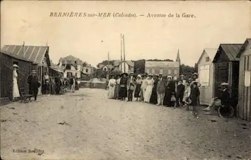 CPA Bernières sur Mer Calvados, Avenue de la Gare