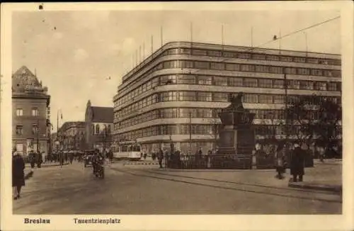 Ak Wrocław Breslau Schlesien, Tauentzienplatz, Gebäude, Statue, Straßenbahnen, Menschen