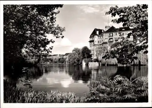 Ak Berlin Charlottenburg Plötzensee, Bild vom Wasser, Gebäude, Bäume, Himmel, schwarz-weiß