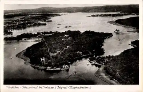 Ak Potsdam Sanssouci, Luftaufnahme der Pfaueninsel, Wasserwege, grüne Flächen