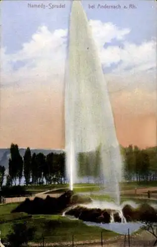 Ak Namedy Andernach am Rhein, Namedy-Sprudel, Geysir, Parklandschaft, Baumreihe, Himmel